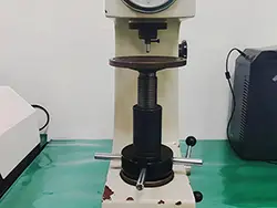 Твердомер Виккерса